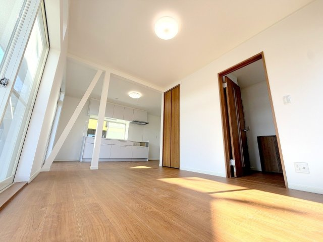 あきる野市伊奈　中古戸建の居間・リビング