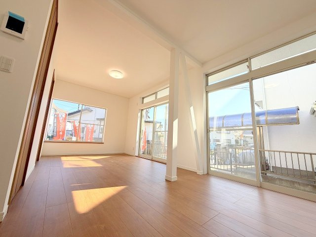 あきる野市伊奈　中古戸建の居間・リビング