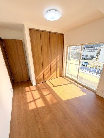 あきる野市伊奈　中古戸建の洋室