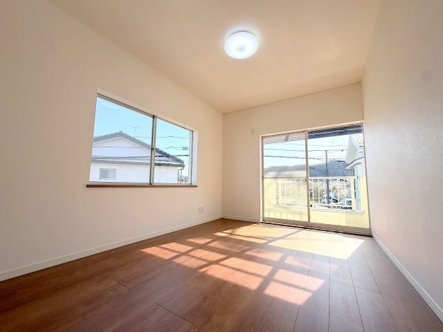 あきる野市伊奈　中古戸建の洋室