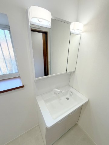 あきる野市伊奈　中古戸建の独立洗面台