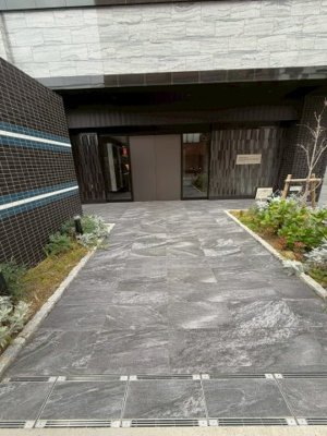 【エントランス】 | プレサンス東三国駅前グランクラス