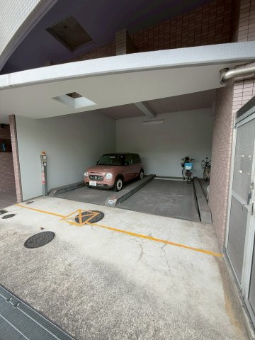 【駐車場】 | ー