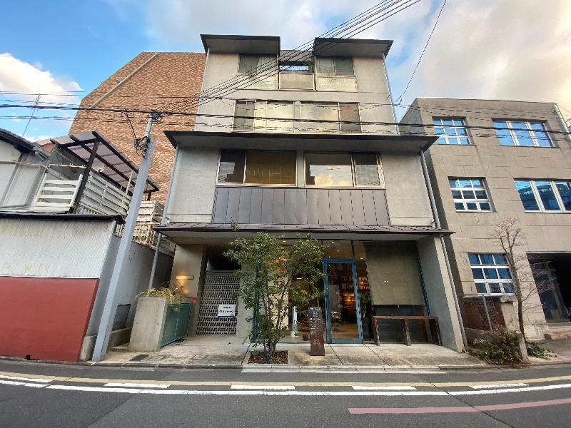 Ｔ　ＨＯＵＳＥ