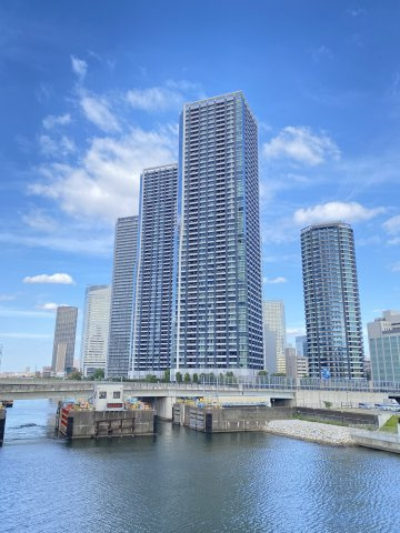 ドゥ・トゥール　ウエストの画像