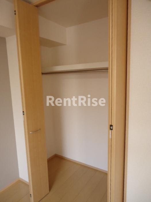 コージーハウス Ｂの居間・リビング|室内クローゼット