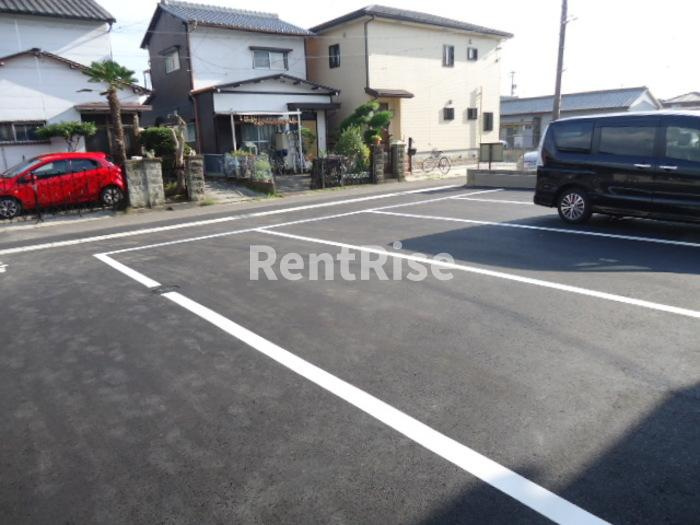 コージーハウス Ｂの駐車場|駐車場（縦列）