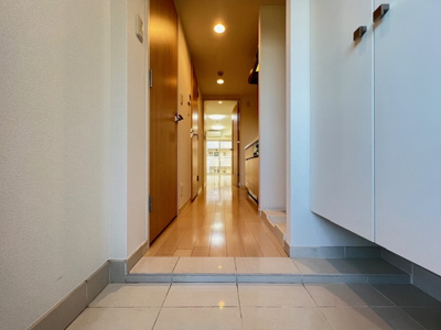 【玄関】 | レグノスイート三軒茶屋