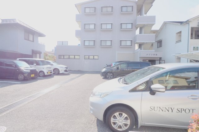 メゾン古田の駐車場