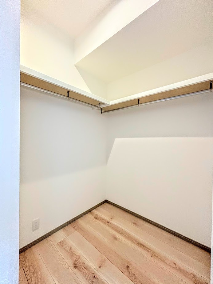 泉区中田南5丁目　中古戸建ての収納|◆大容量のウォークインクローゼットがあれば、室内にタンスなどを置かなくて済み、室内がスッキリします！
