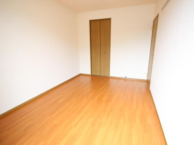 ジュネススズキの居間・リビング