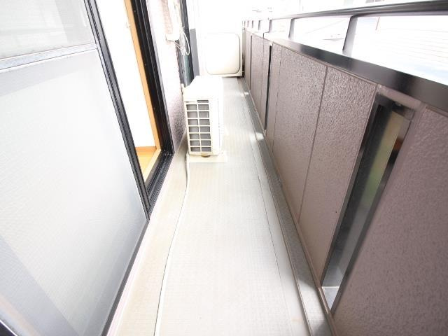 ジュネススズキのバルコニー