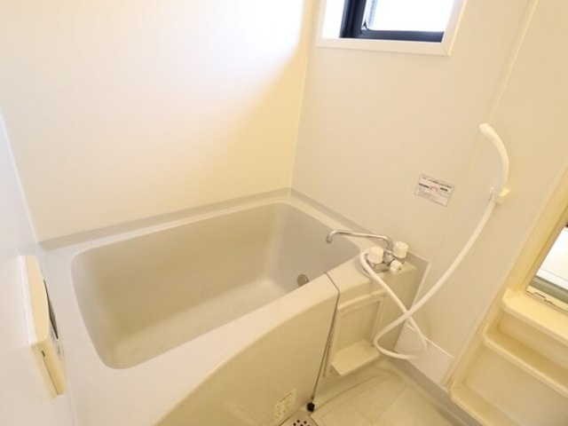 ジュネススズキの浴室