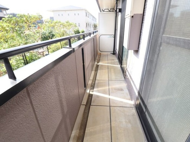 ジュネススズキのバルコニー