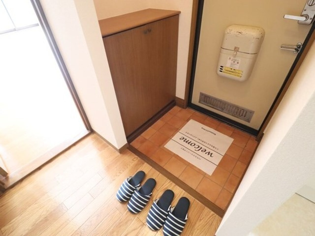 ジュネススズキの玄関