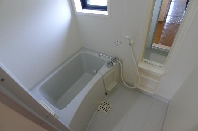 ジュネススズキの浴室