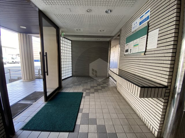 セラヴィ島之内のロビー