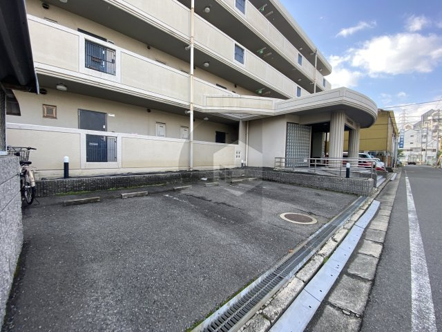 セラヴィ島之内の駐車場