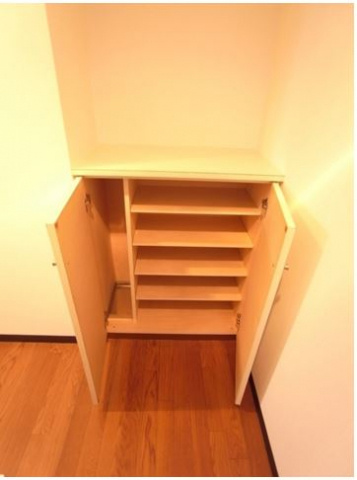 SUN ROCKの玄関|シューズボックス