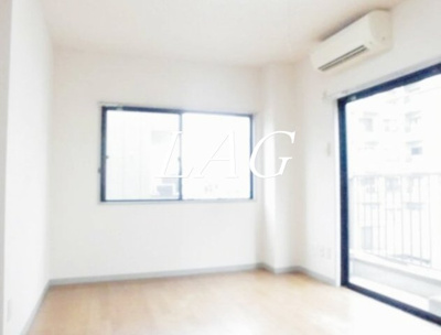 【居間・リビング】 | アミューズ柿崎 | 洋室のお部屋です。