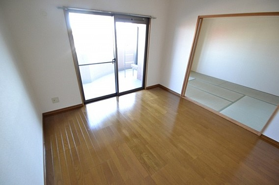 ベルレコルテ浜辺の居間・リビング|17