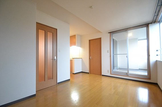 サンビルダー黄能ハウスの居間・リビング