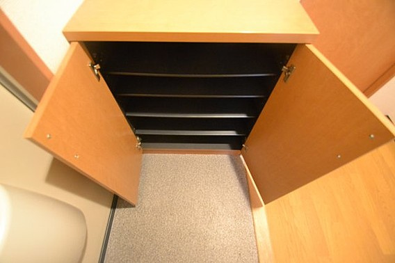 サンビルダー黄能ハウスの玄関