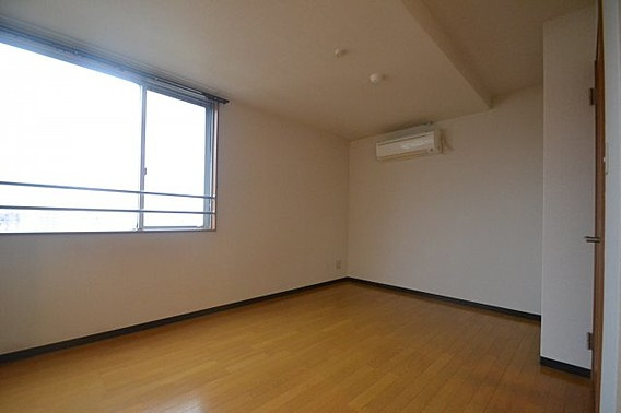 サンビルダー黄能ハウスの居間・リビング