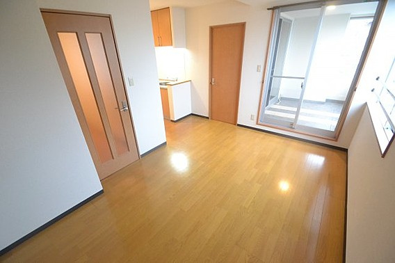 サンビルダー黄能ハウスの居間・リビング