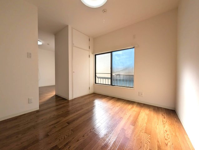 国香通アパートの居間・リビング