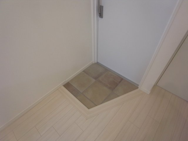 GKレジデンス深江の玄関