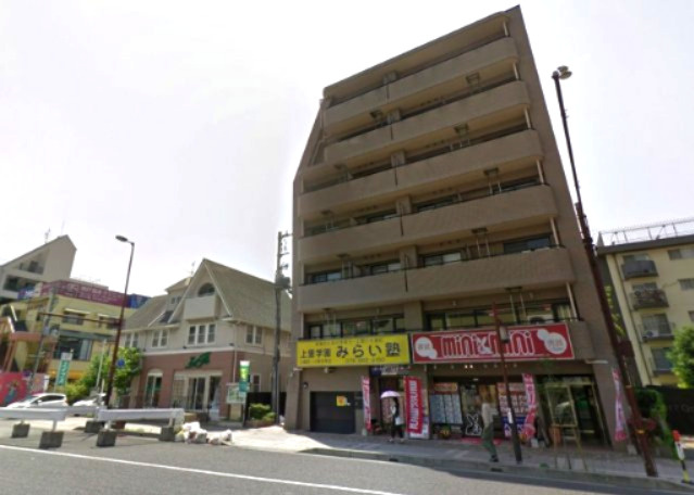 ウェルコート岡本の外観