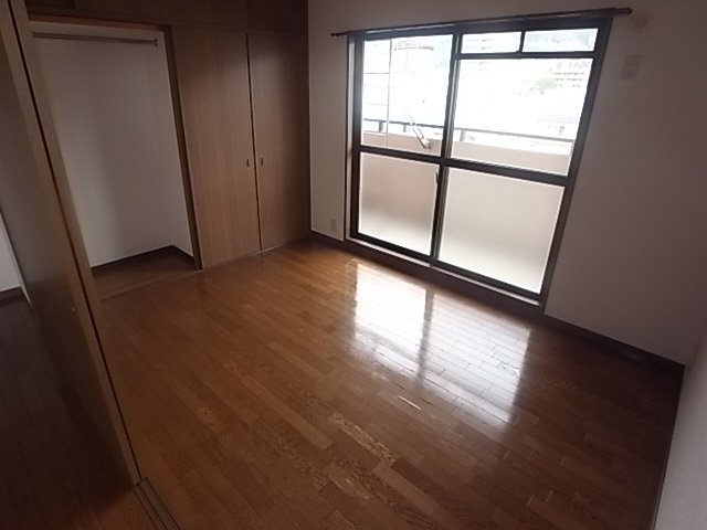 ウェルコート岡本の洋室