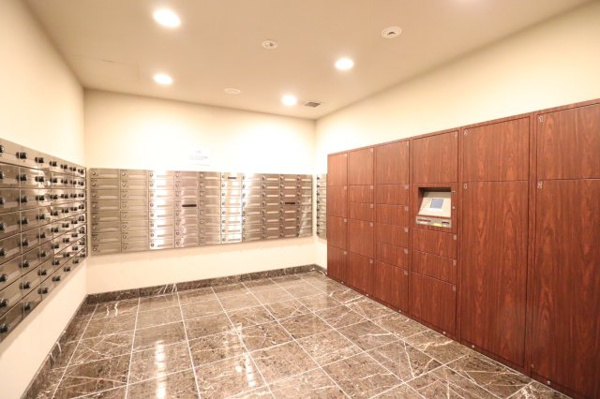 【設備】 | 【メールコーナー／宅配ボックス】使い勝手の良い郵便受け！宅配ボックスは大小さまざまなサイズに対応！