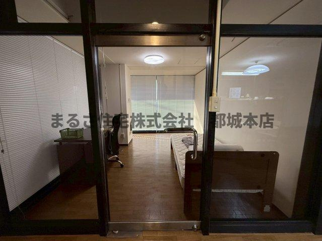 コウガユウキビル店舗（マンスリー）の洋室