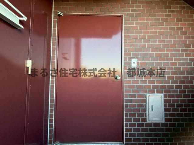 コウガユウキビル店舗（マンスリー）のエントランス