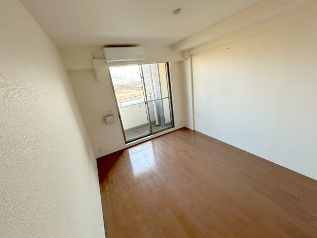 セレッソコートリバーサイドOSAKAの居間・リビング