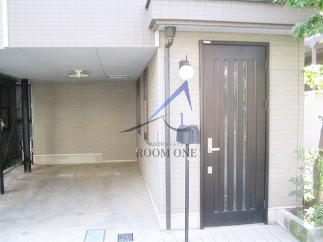 仲居邸のエントランス|エントランスです。