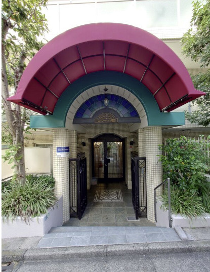 マノワール小滝園のエントランス