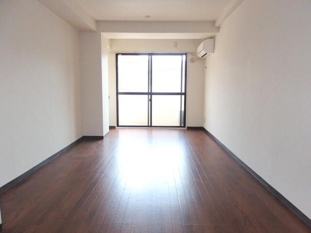 パレス南光の居間・リビング