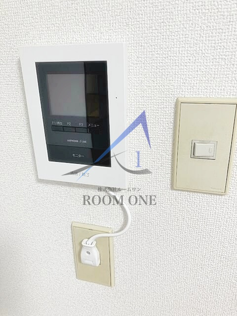 新井ハイツのセキュリティ|モニター付きインターホンです。
