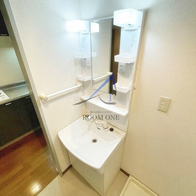 カーサ岩淵の洗面所|独立洗面台です。