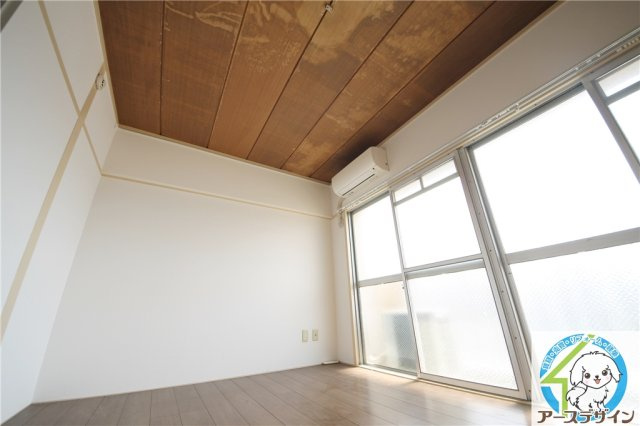 マンション5の洋室