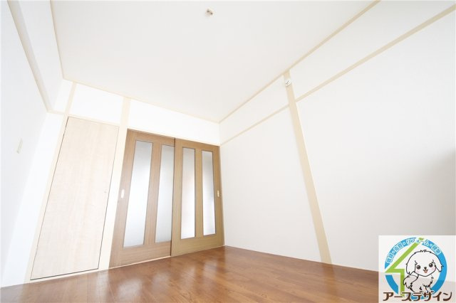 マンション5の洋室