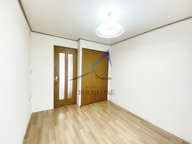 サンビレッヂの居間・リビング|洋室のお部屋です。