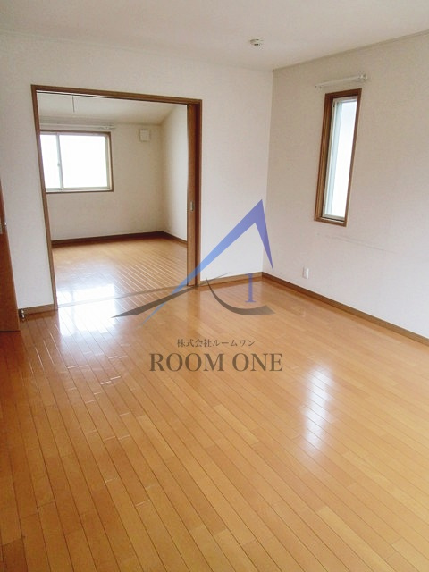 ＳＡＬＬＥ　ＤＥ　ＲＥＰＯＳの寝室|寝室です。