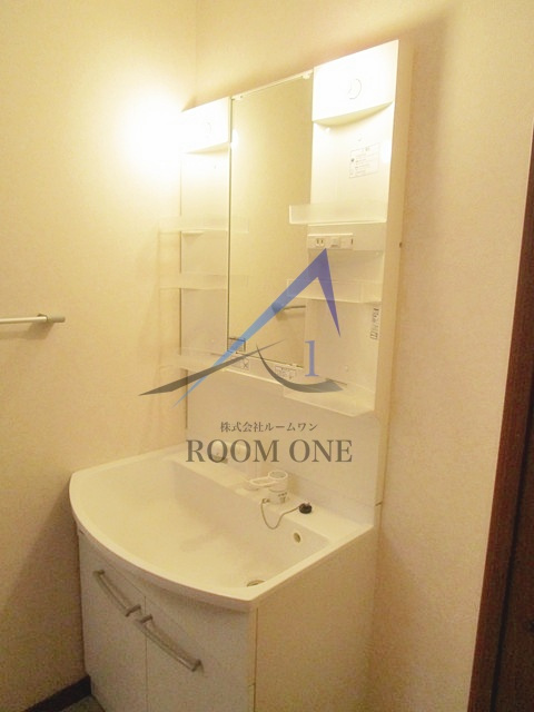 ＳＡＬＬＥ　ＤＥ　ＲＥＰＯＳの洗面所|洗面台です。