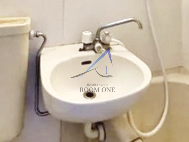 ダイアパレス上野の洗面所|洗面台です。