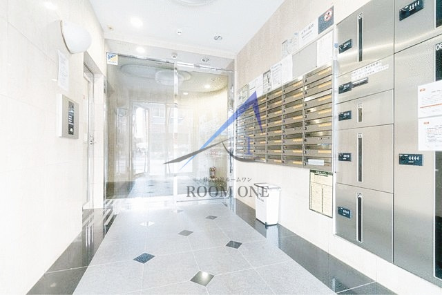 グリフィン横浜・海岸通のその他共用部分|集合ポストと宅配ボックスです。