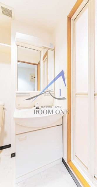 グリフィン横浜・海岸通の洗面所|洗面台です。